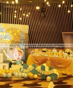 Bàn trang trí sinh nhật màu vàng đồng XV016