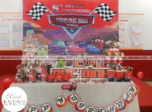 Bàn sinh nhật trang trí chủ đề xe hơi dễ thương cho bé trai XV019