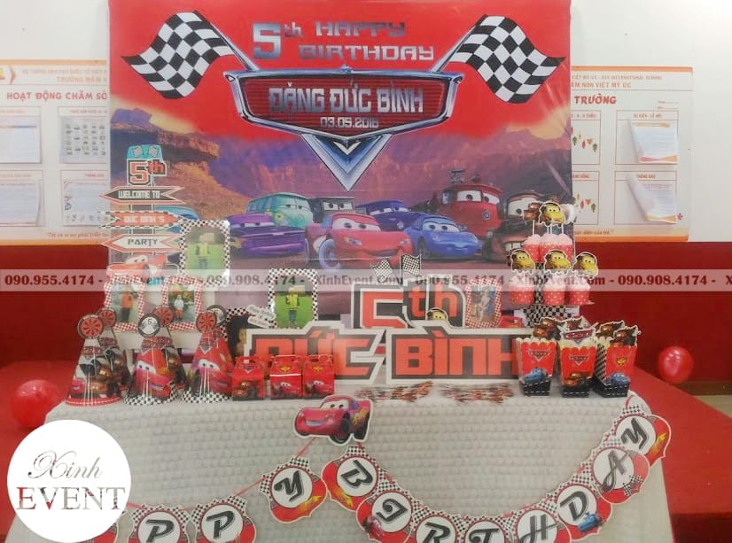 Backdrop sinh nhật bé trai chủ đề xe hơi dễ thương cho bé trai XV019