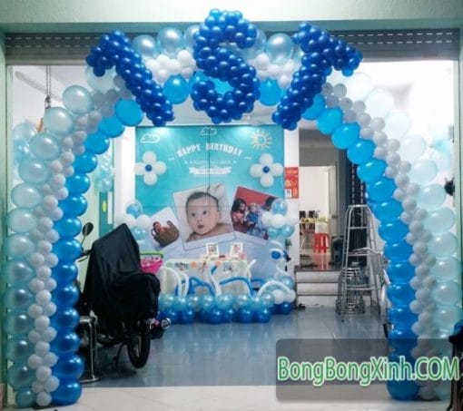 Cổng chào thôi nôi có bong bóng tạo hình số tuổi của bé XV027