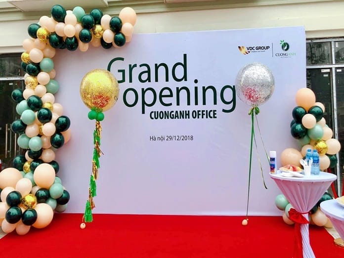 Background trang trí tiệc tất niên