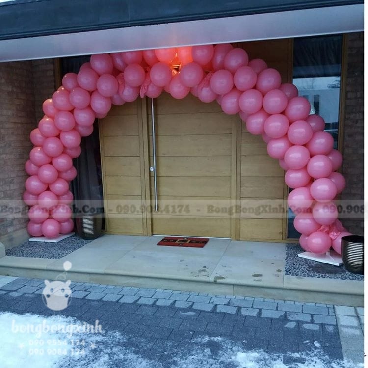 Cổng chào chủ đề sinh nhật màu hồng đơn giản