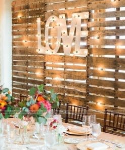 Backdrop cưới gỗ đi đèn led XV088