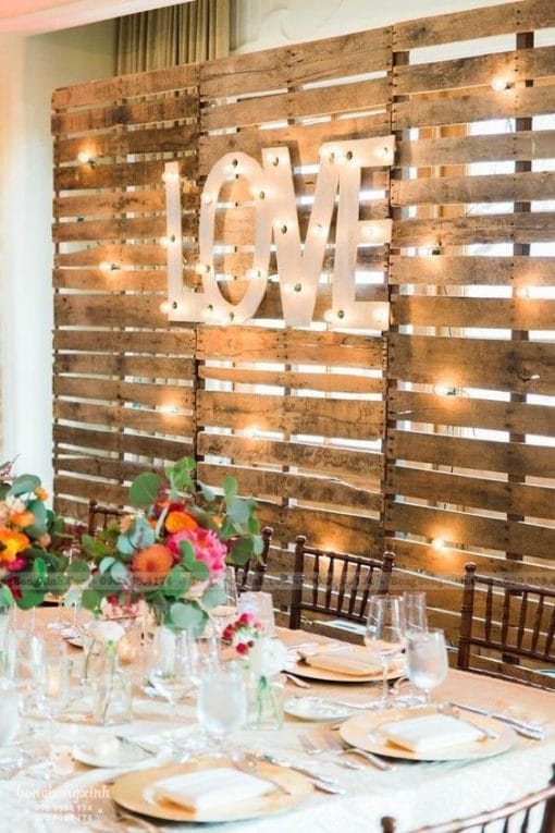 Backdrop cưới gỗ đi đèn led XV088