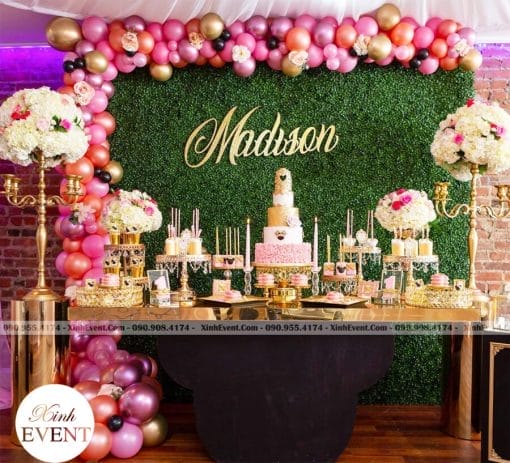 Bàn sinh nhật cho người lớn sang trọng với chủ đề màu hồng XV214