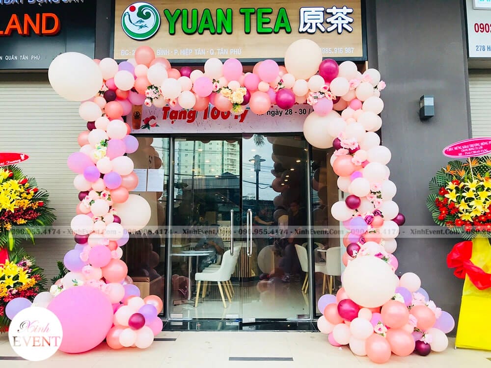 Cổng chào trang trí hoa và bong bóng XV250