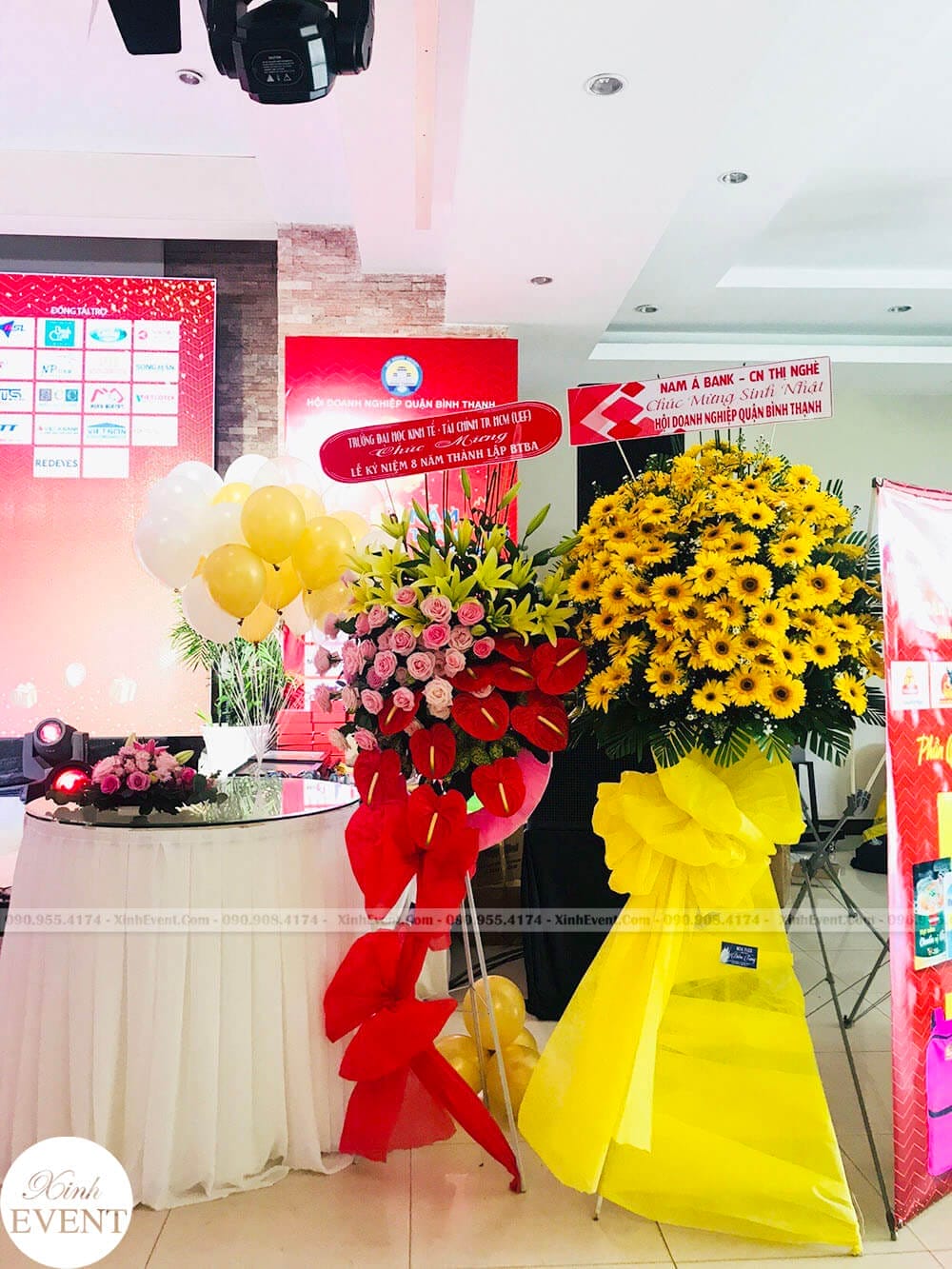 Trang trí kỷ niệm 8 năm thành lập hội doanh nghiệp quận Bình Thạnh