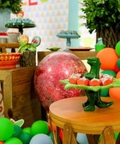 Ngộ nghĩnh với thiết kế chú khủng long và dĩa bánh cho bữa tiệc sinh nhật XV280