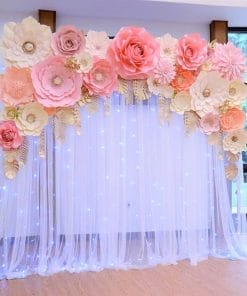 Backdrop tiệc cưới trang trí vải voan cùng hoa giấy XV339