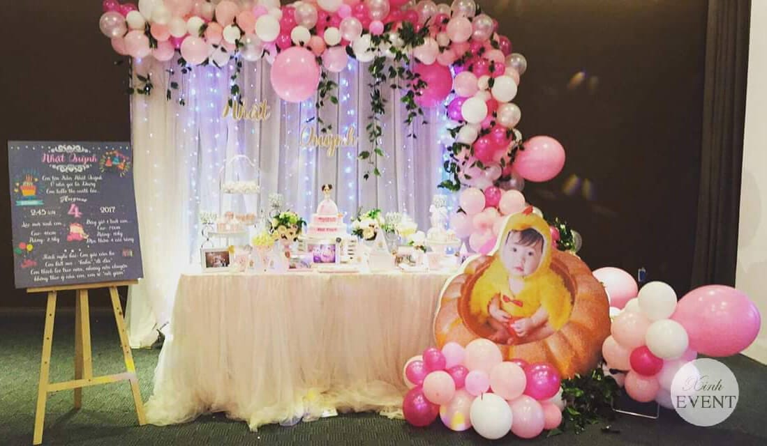 Bàn quà sinh nhật bé Nhật Quỳnh XV321