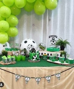 Bàn quà sinh nhật sân cỏ XV322