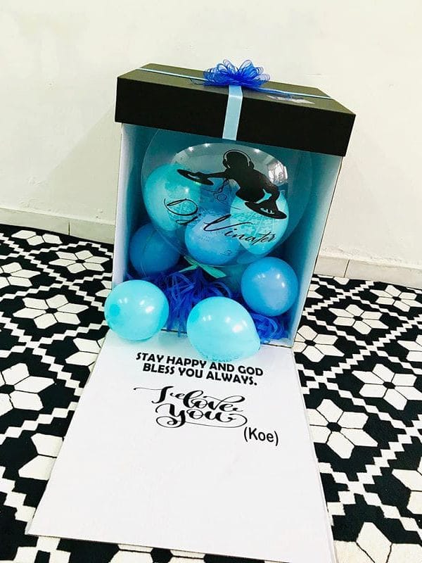 Hộp surprise tặng chồng cùng bong bóng XV090