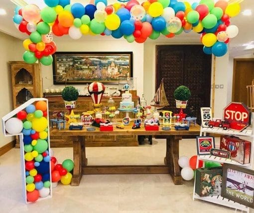 Trang trí bàn sinh nhật vương quốc đồ chơi XV360