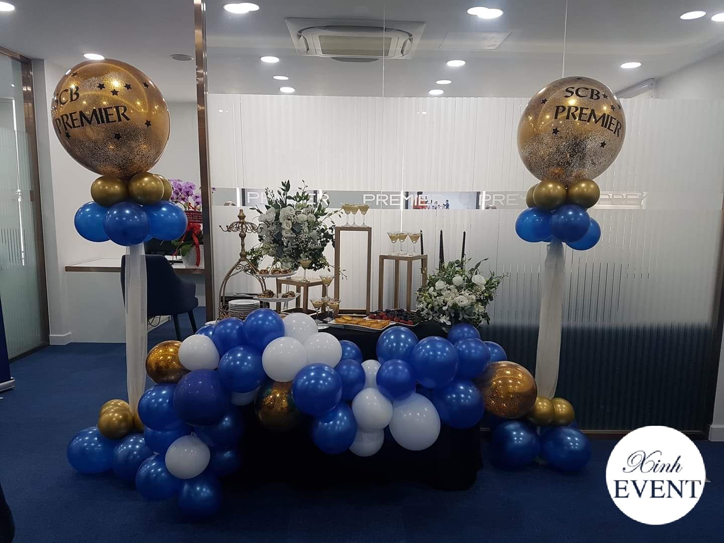XV441-Sản phẩm bong bóng tráng trí khai trương văn phòng góc nhìn 3