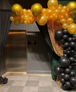 Backdrop sinh nhật vàng đồng và đen sang trọng XV468