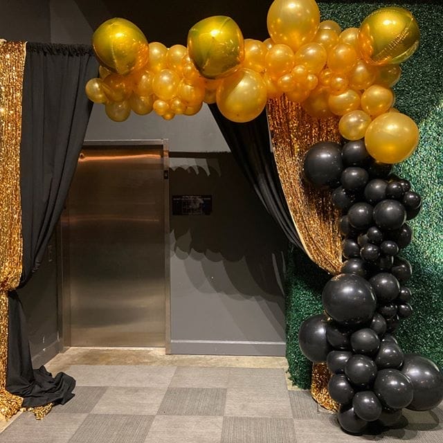 Backdrop sinh nhật vàng đồng và đen sang trọng XV468