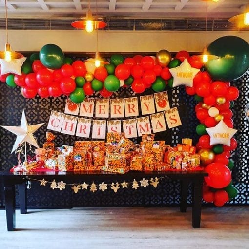 Backdrop và bàn quà trang trí bong bóng tại nhà XV662
