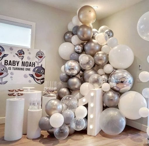 Bàn quà sinh nhật Baby Shark màu bạc XV656