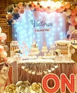 Bàn quà sinh nhật vàng đồng đơn giản XV667