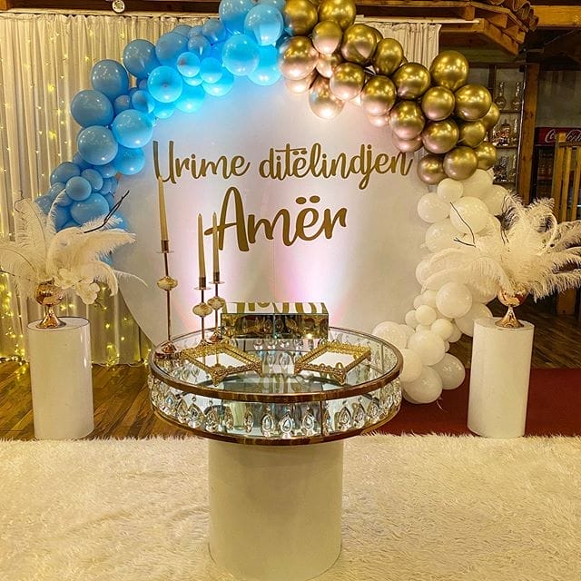 Bộ backdrop sinh nhật tròn trang trí tại nhà hàng XV669