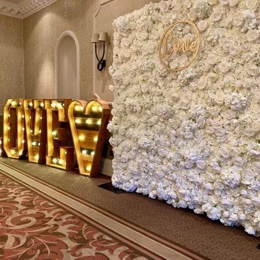 Backdrop cùng tiểu cảnh chữ 3D trang trí tiệc cưới XV705