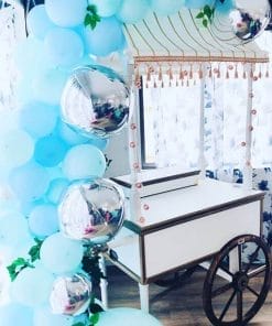 Trang trí bàn quà sinh nhật xe ngựa XV688