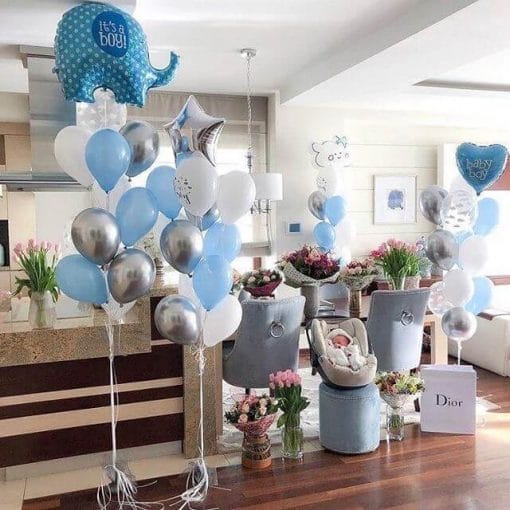 Bong bóng bay trang trí cho tiệc thôi nôi tại nhà XV710