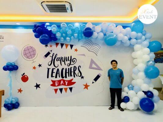 Backdrop bong bóng đẹp cho sự kiện 20/11