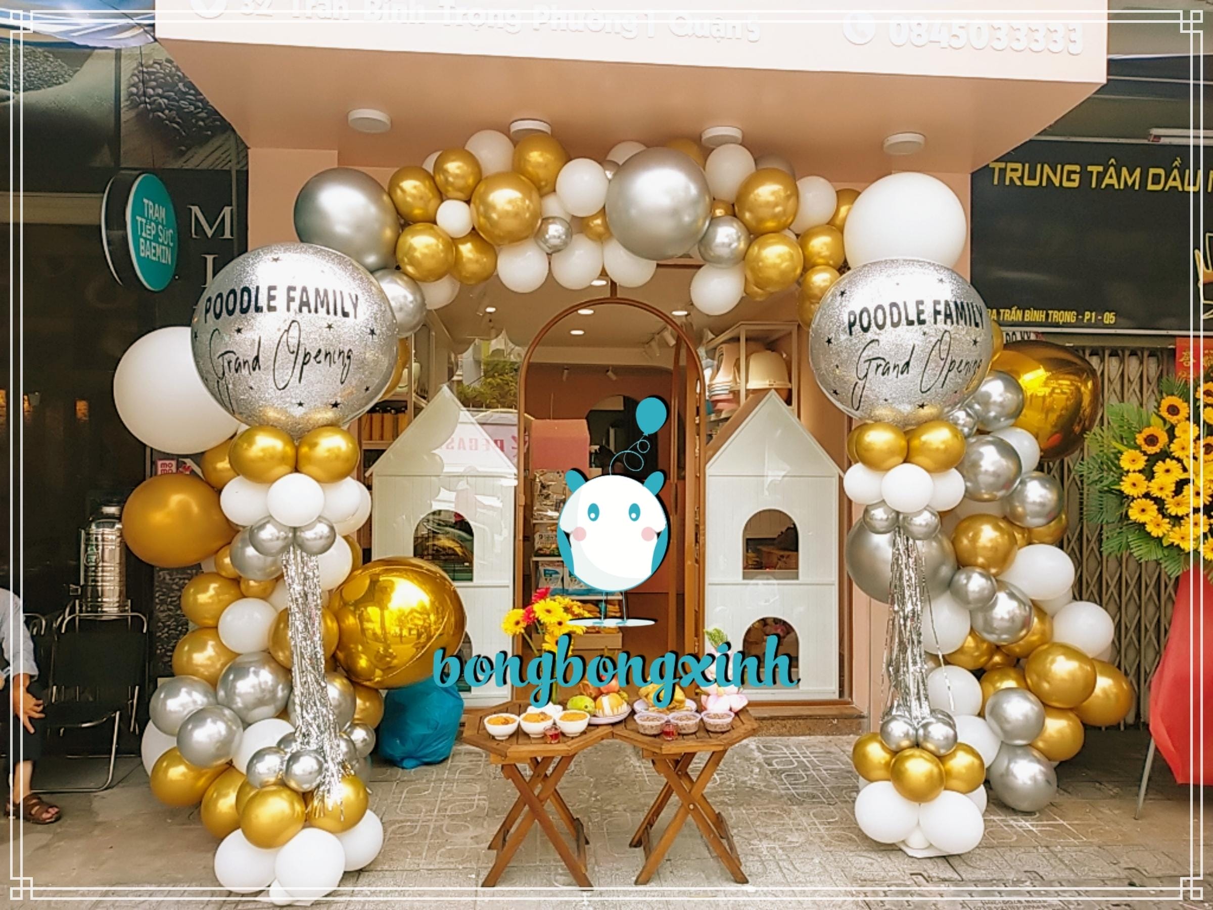 Trang trí khai trương cửa hàng POODLE FAMILY