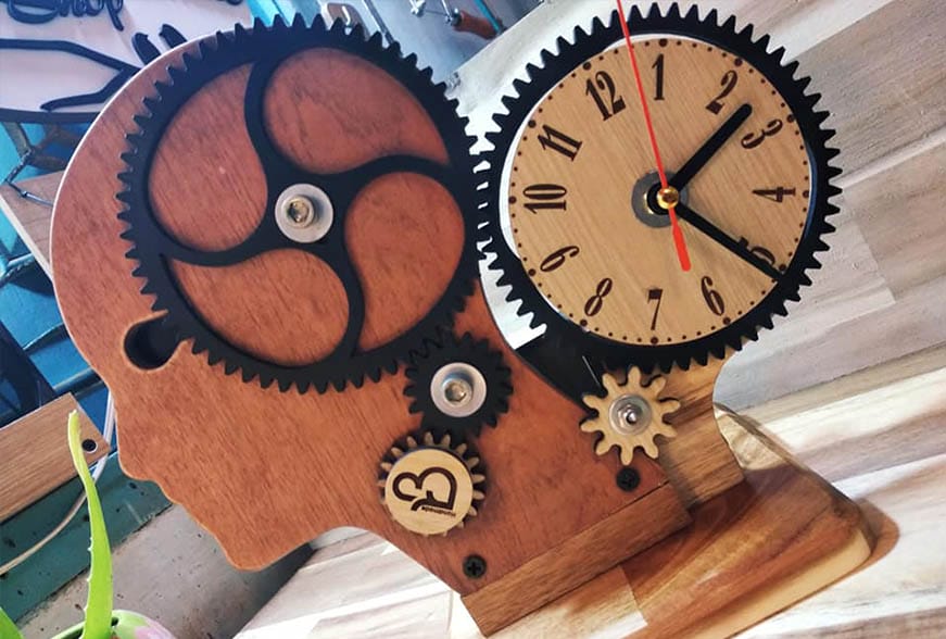 Đồng hồ để bàn tự làm