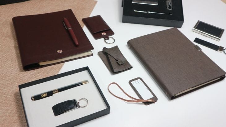 Bộ quà tặng in logo làm quà tặng khách hàng vip